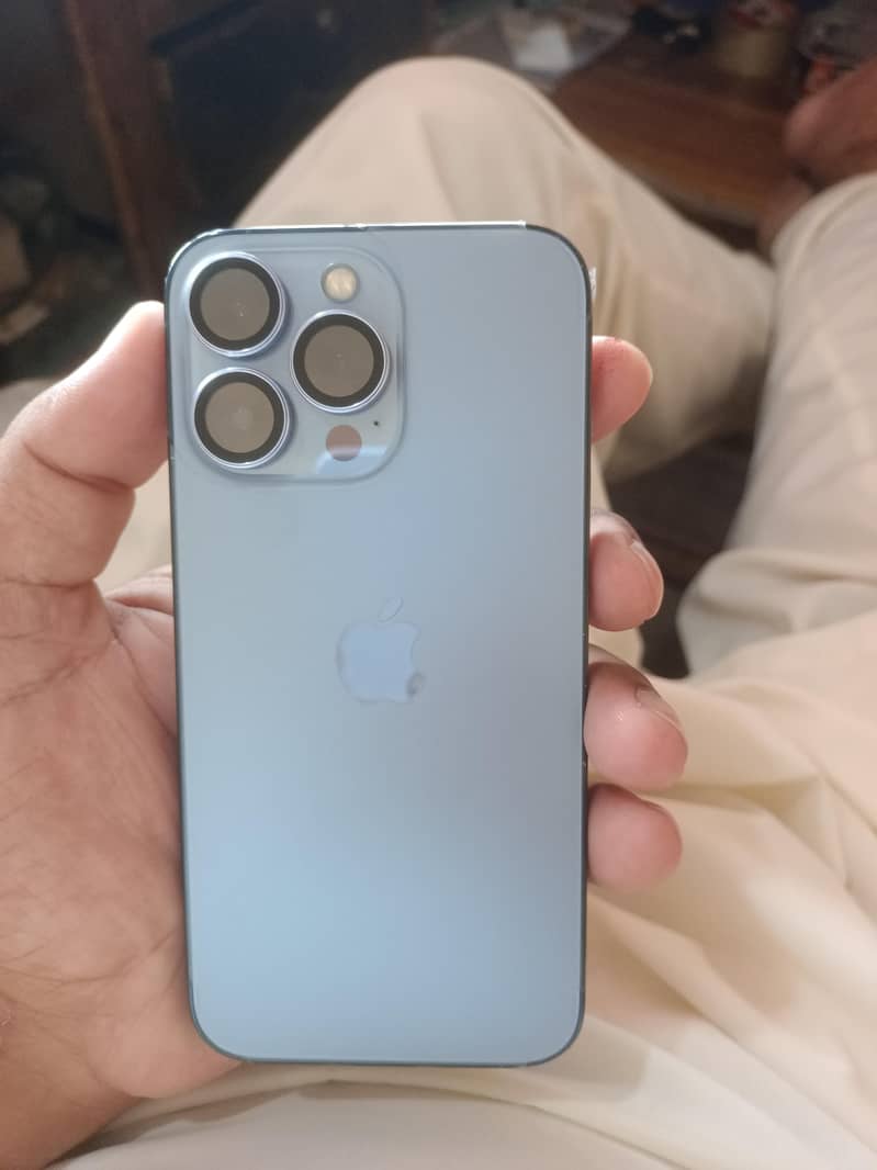 Apple iPhone 13 Pro 4