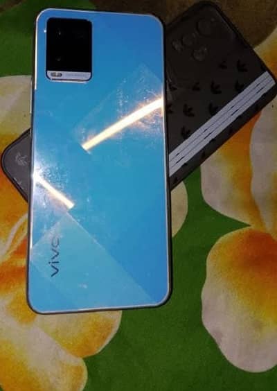 Vivo V21