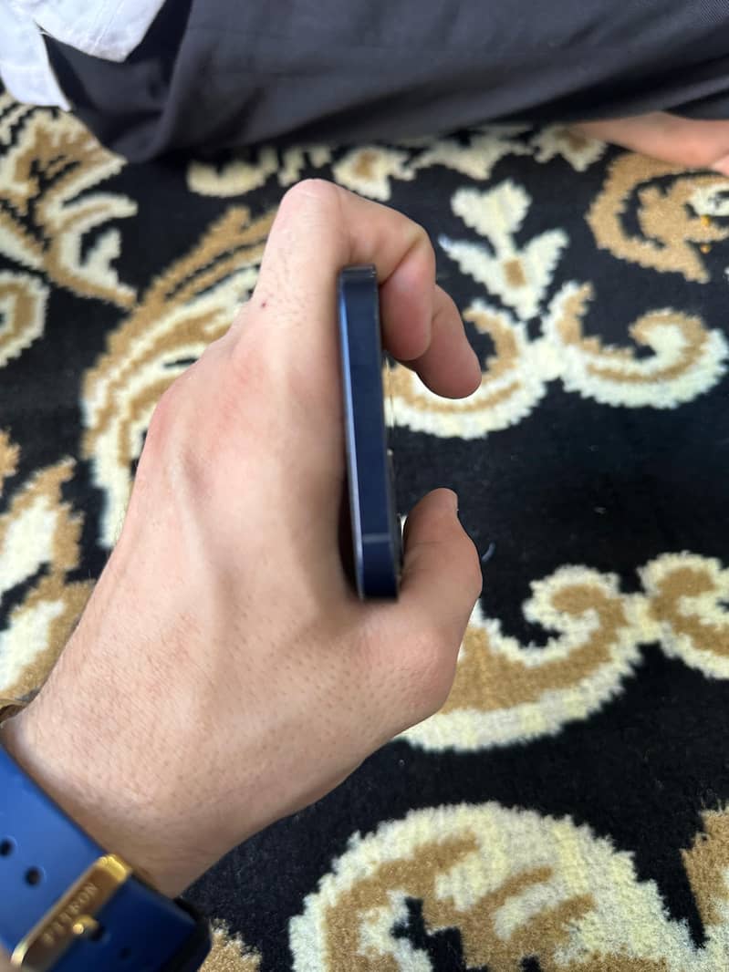 Apple iPhone 12 2