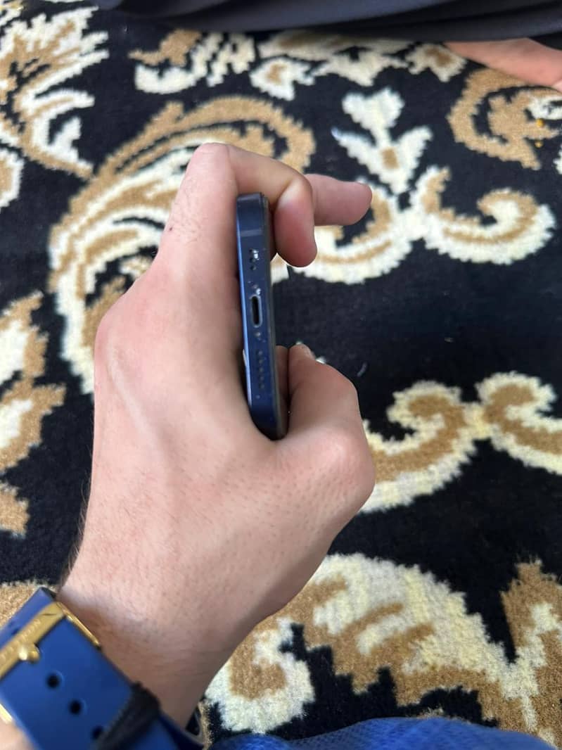 Apple iPhone 12 8
