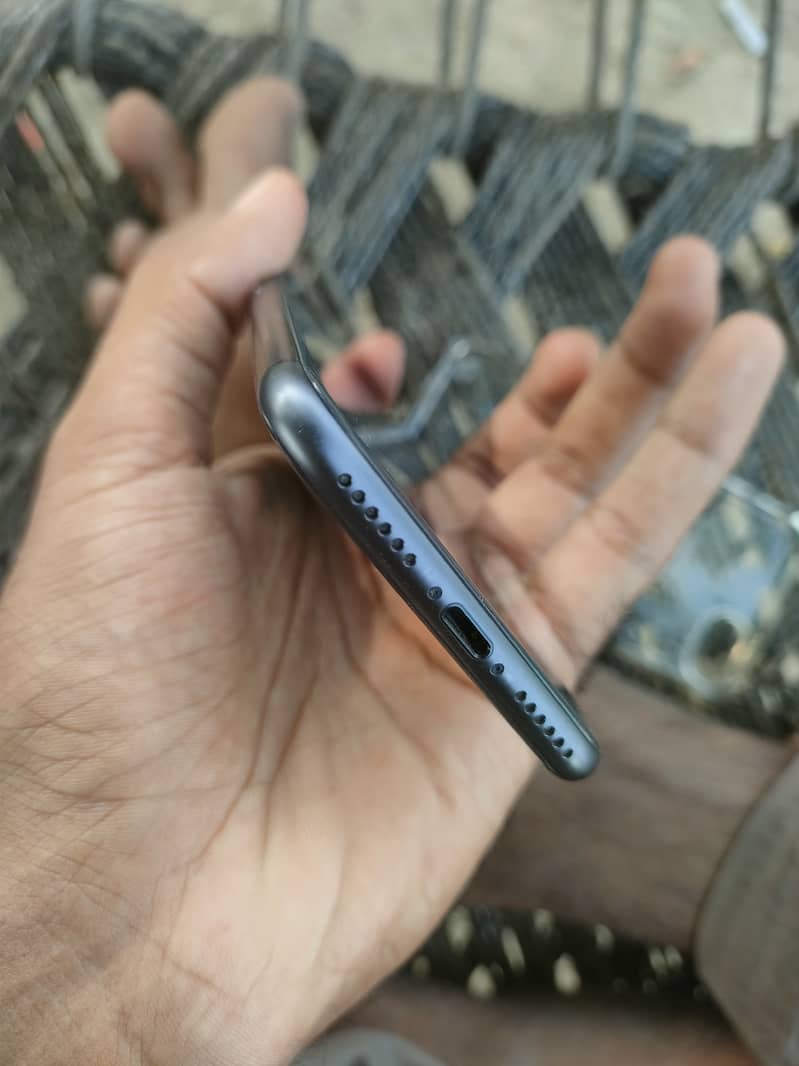 Apple iPhone 8 0