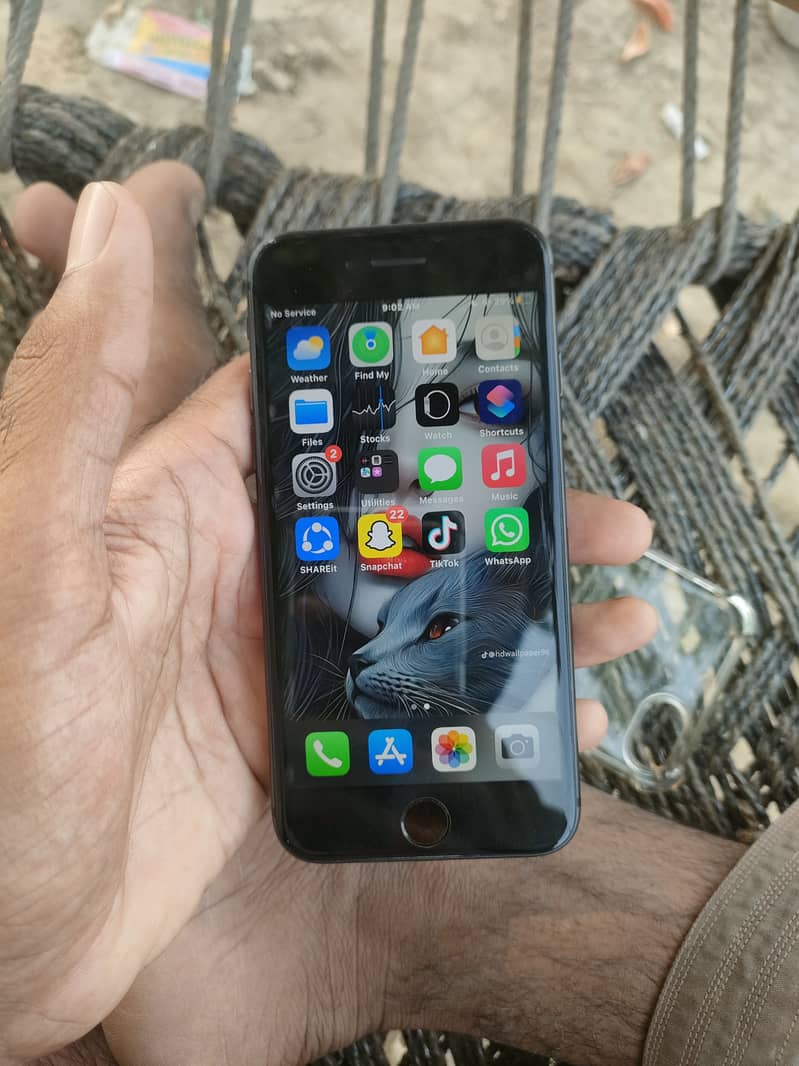Apple iPhone 8 1