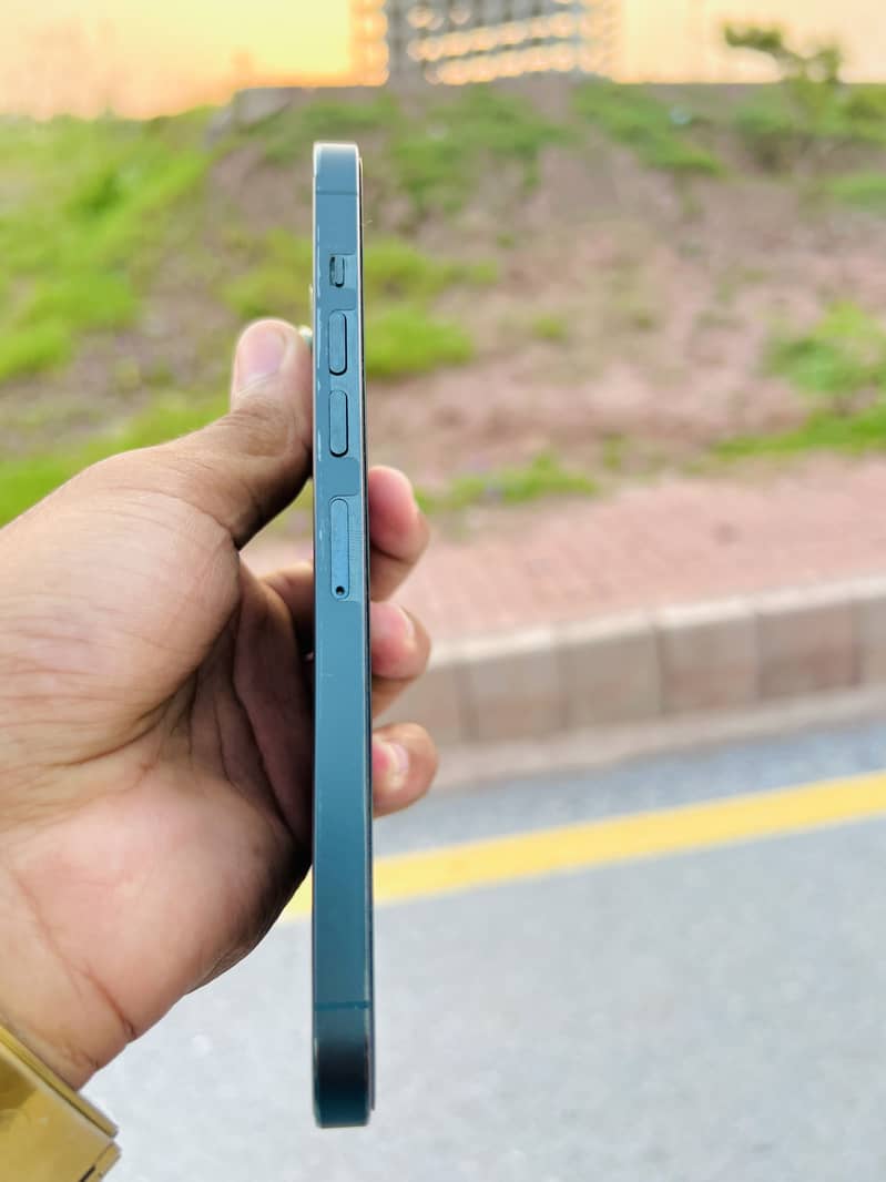 Apple iPhone 13 Pro Max 0
