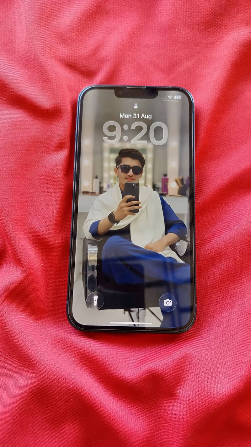 Apple iPhone 13 1