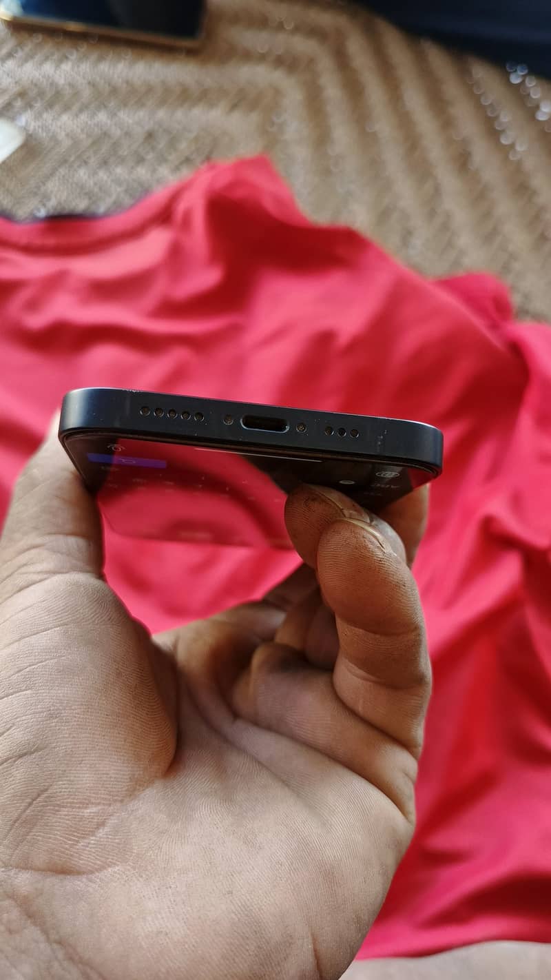 Apple iPhone 13 2