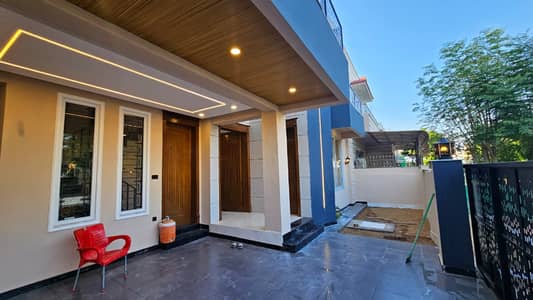 3200 Sq Ft ( 40*80 )Brand New Double Unit House Available. For Sale In G-15/1 Islamabad.