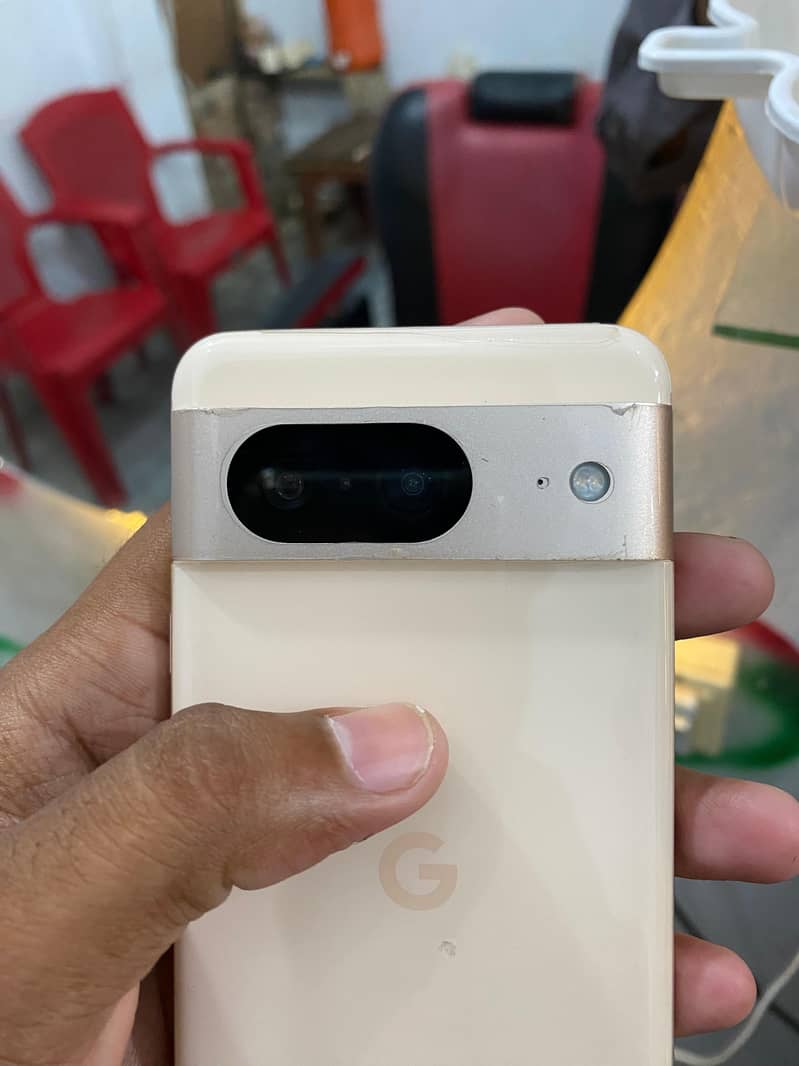 Google Pixel 8 4