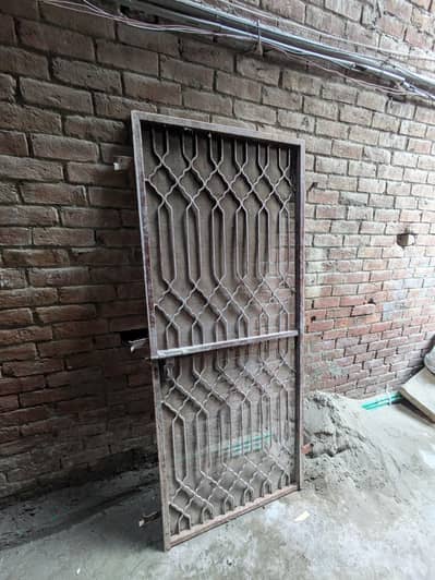Jali wala drwaza 2.75ft chorai 6 ft lambai