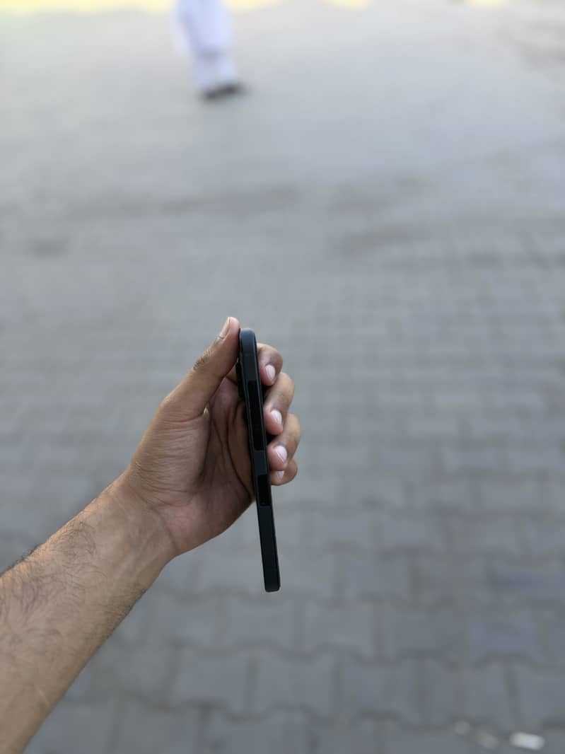 Apple iPhone 16 Pro 3