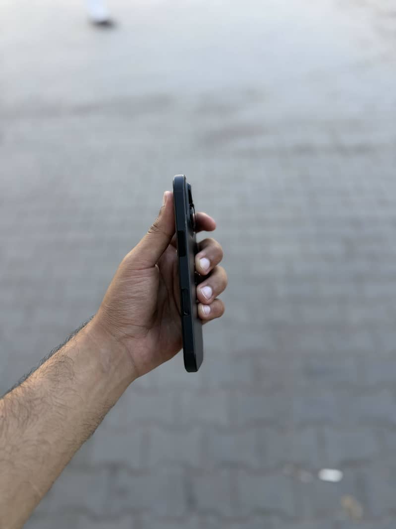 Apple iPhone 16 Pro 6