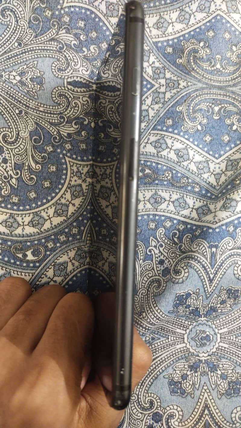 Apple iPhone 7 Plus 3