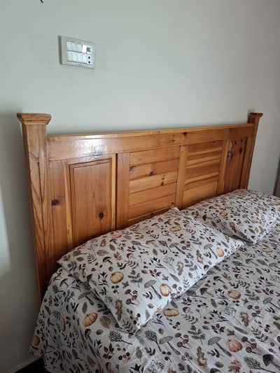 Wooden queen size bed