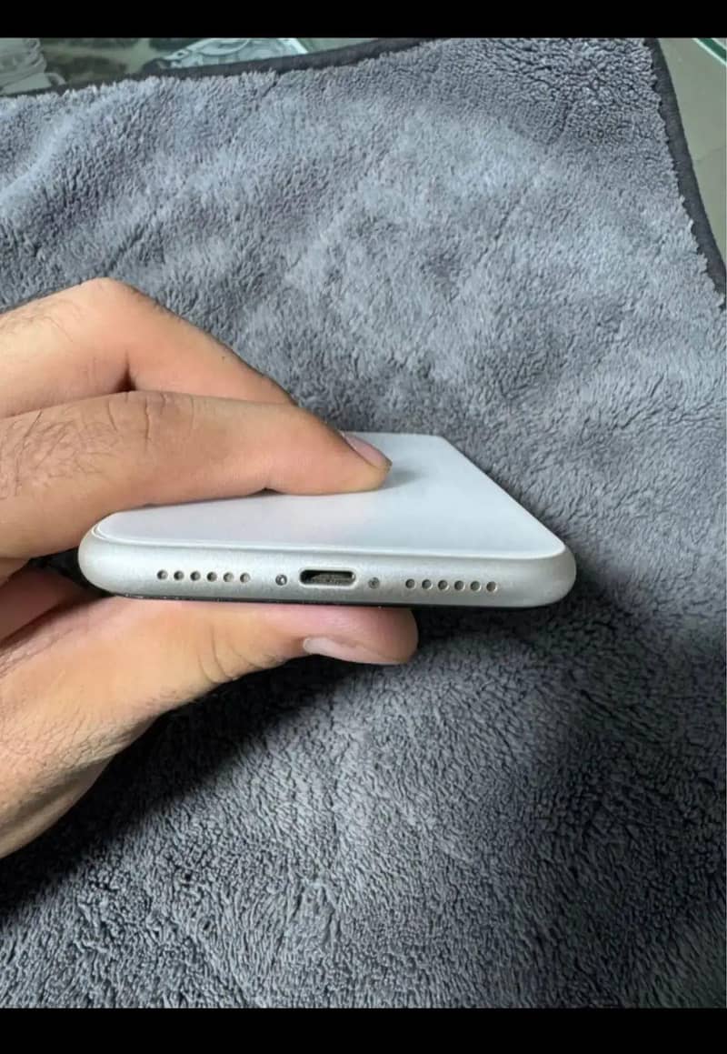 Apple iPhone 11 (Exchange Possible) 2