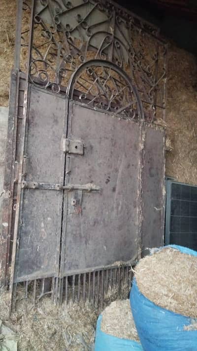 heavy weight door۔