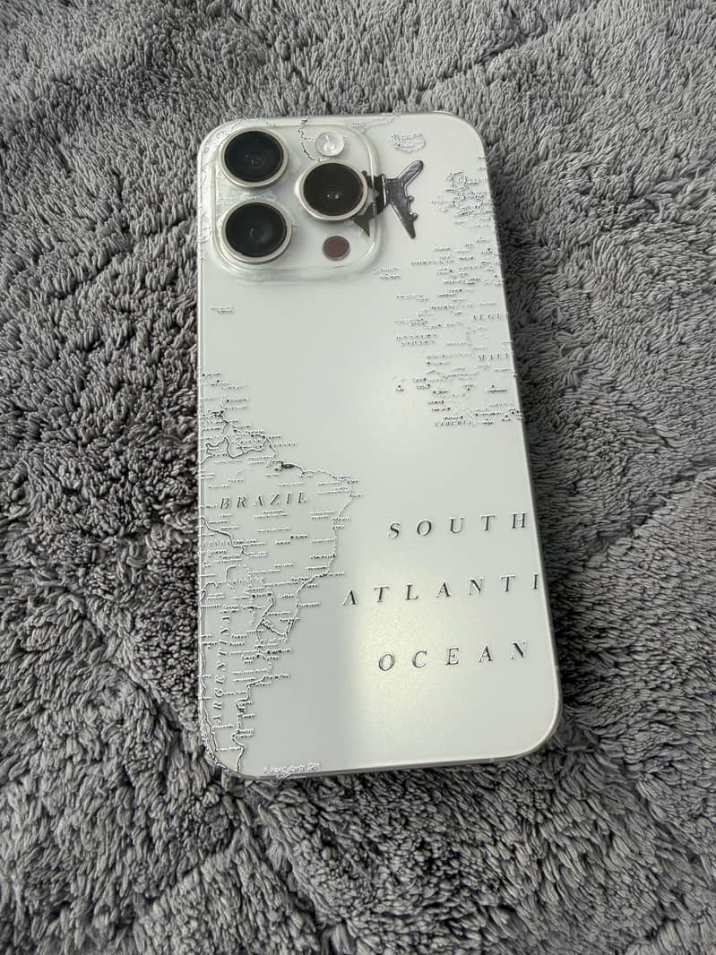Apple iPhone 15 Pro 0