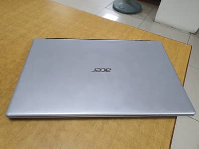 Touch screen bhtreen laptop ha buhat kam use howa ha  condition tareba