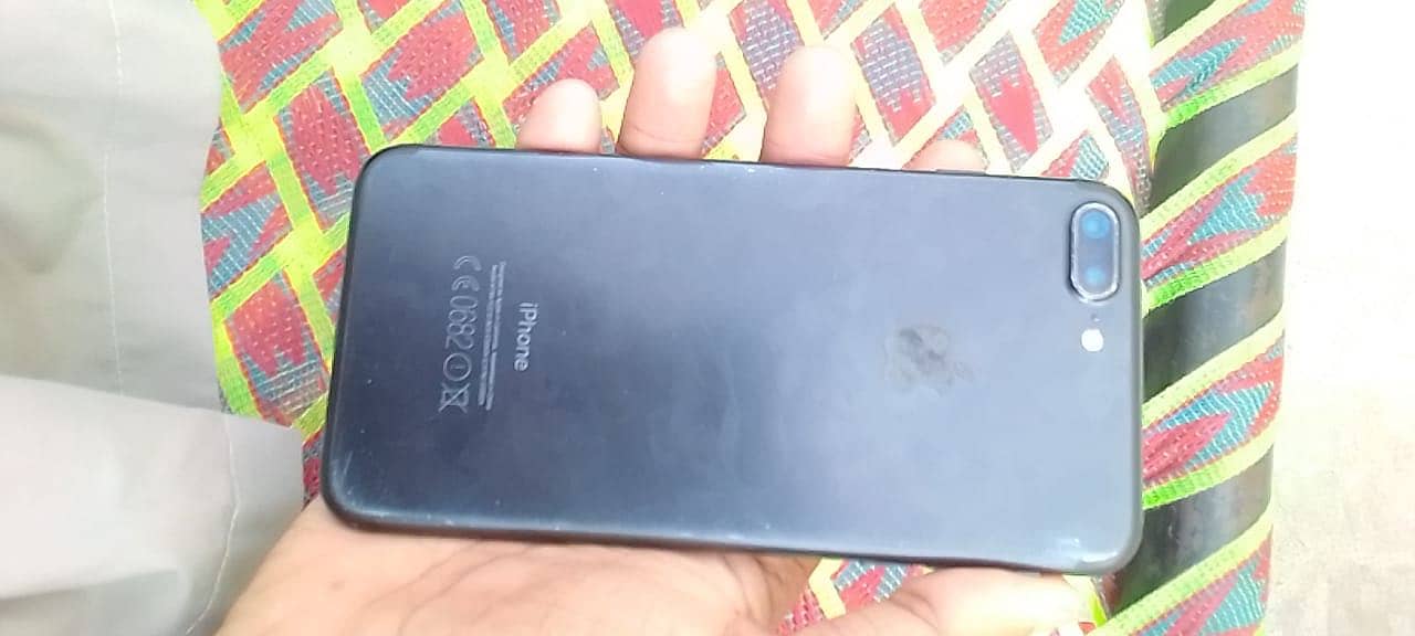 Apple iPhone 7 Plus 0