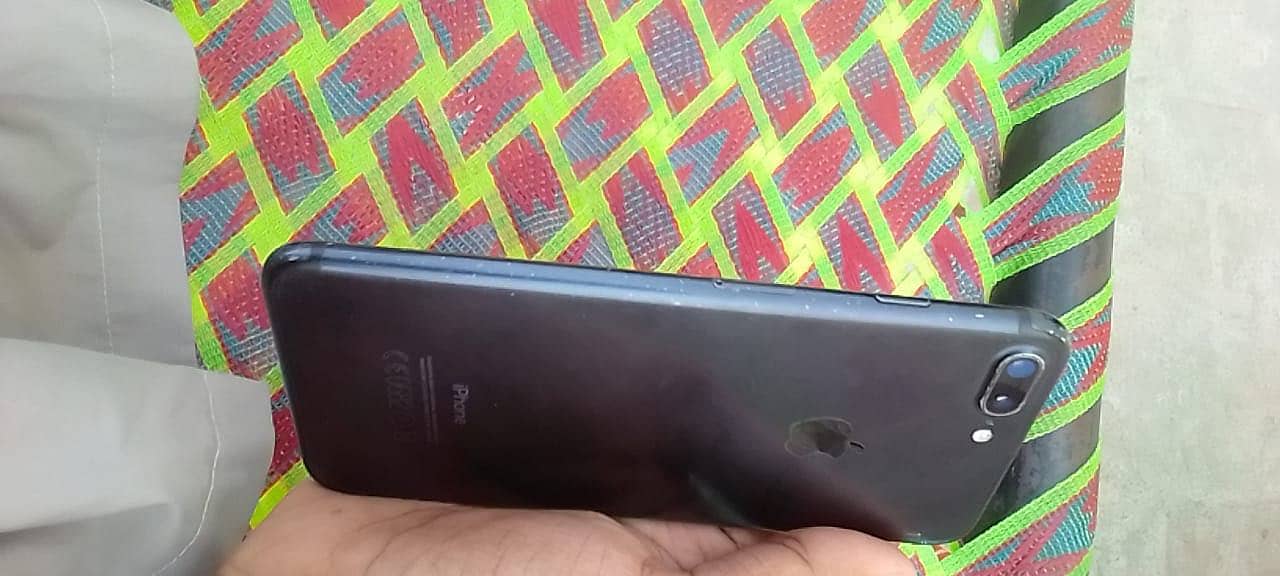 Apple iPhone 7 Plus 3