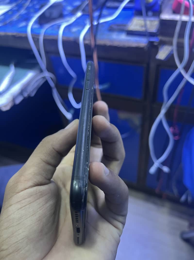 Apple iPhone 7 2