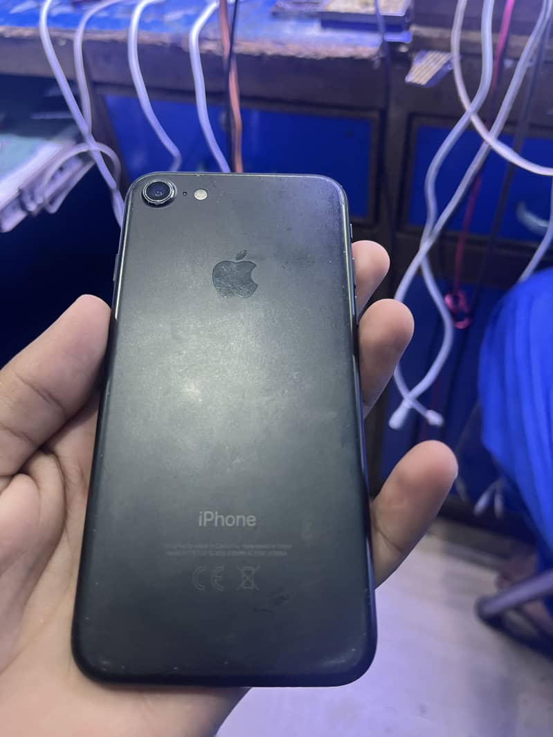 Apple iPhone 7 3