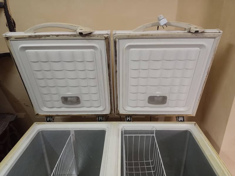 waves double door deep freezer 1