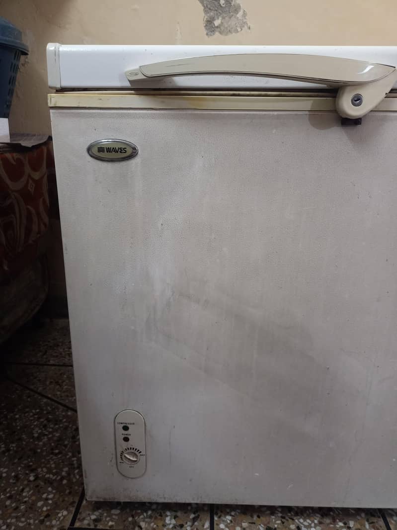 waves double door deep freezer 4