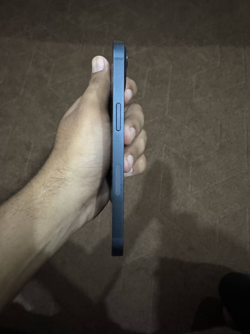 Apple iPhone 13 1