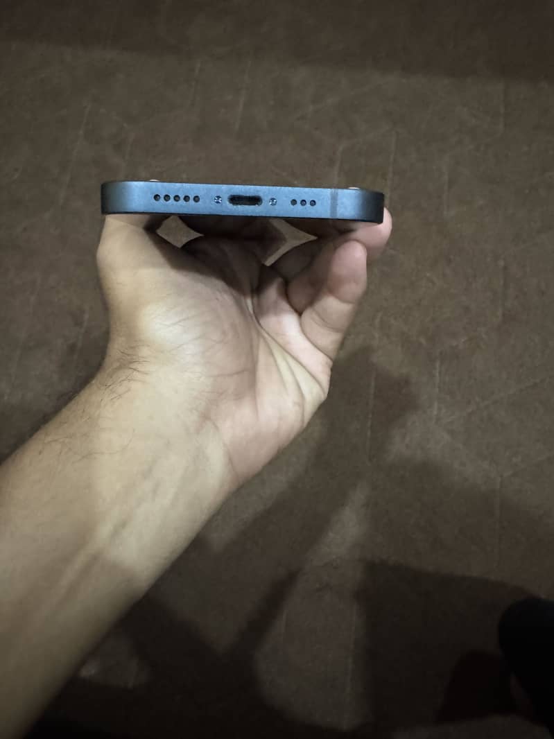 Apple iPhone 13 4