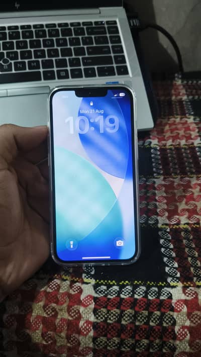 Apple iPhone 13