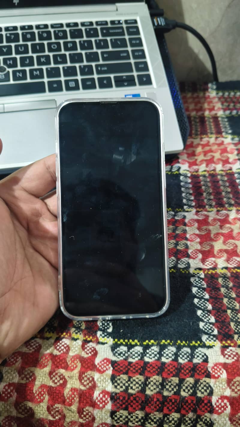 Apple iPhone 13 1