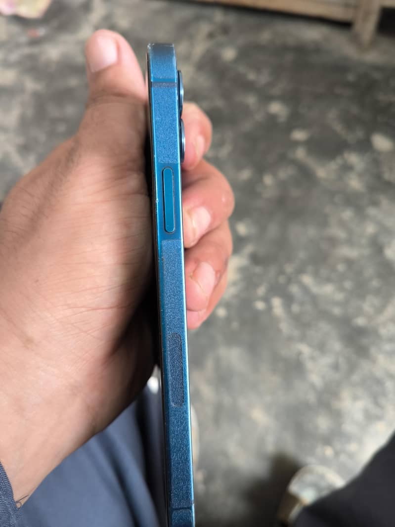 Apple iPhone 12 2