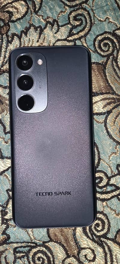 Tecno Spark 40 pro plus
