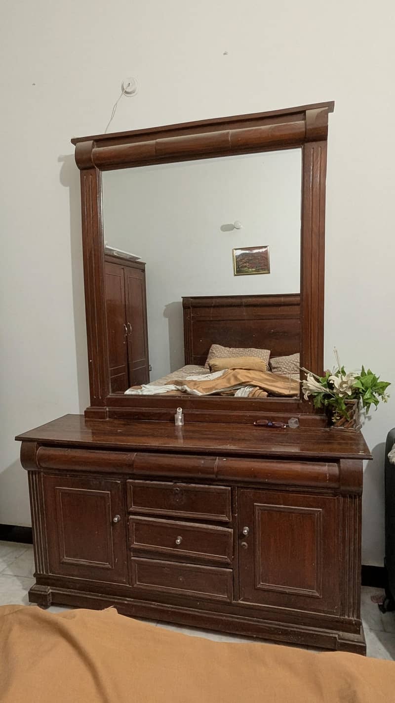 Dressing Table 0