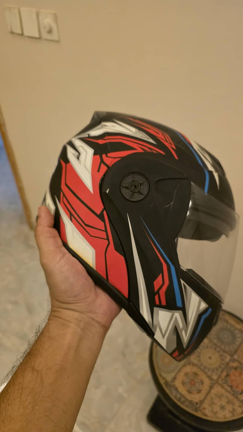 helment 4