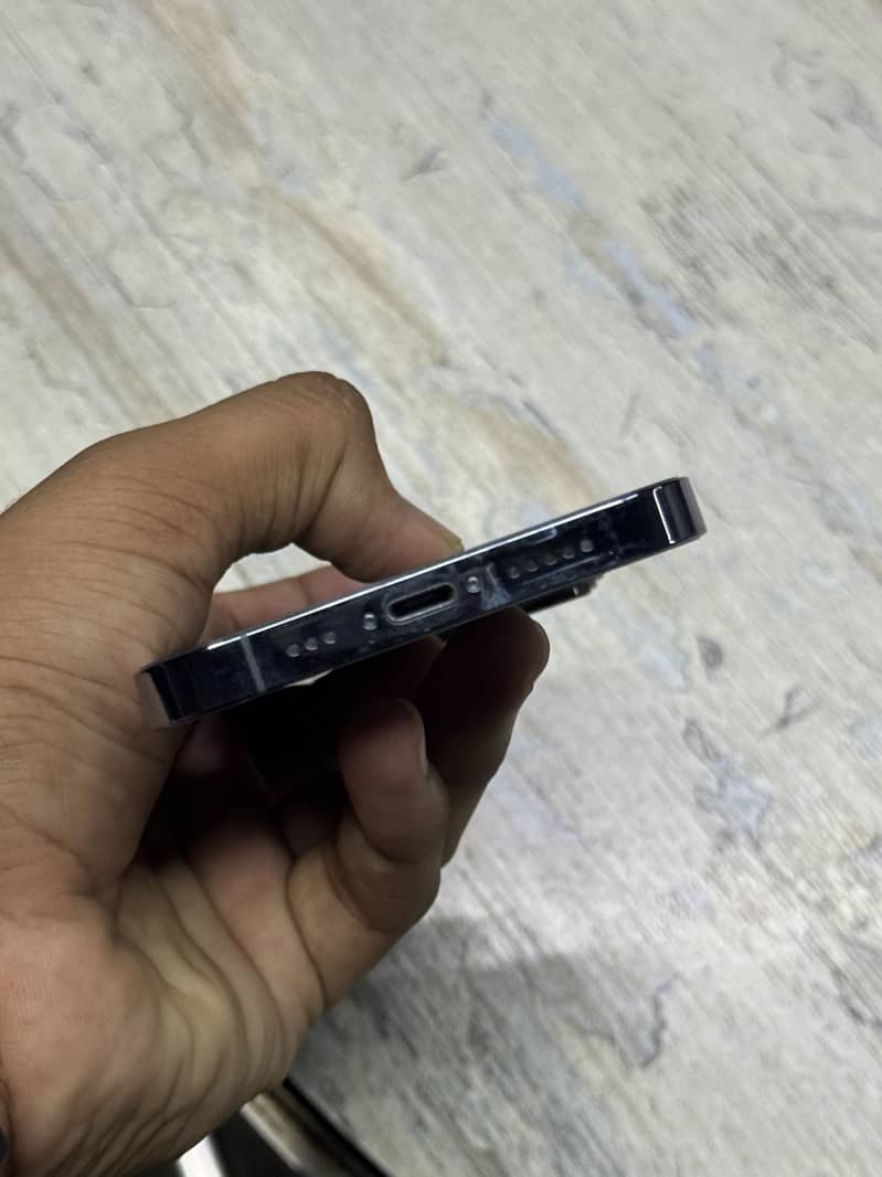 Apple iPhone 13 Pro 1