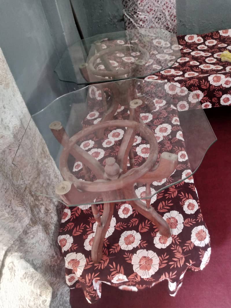 Dining table 0