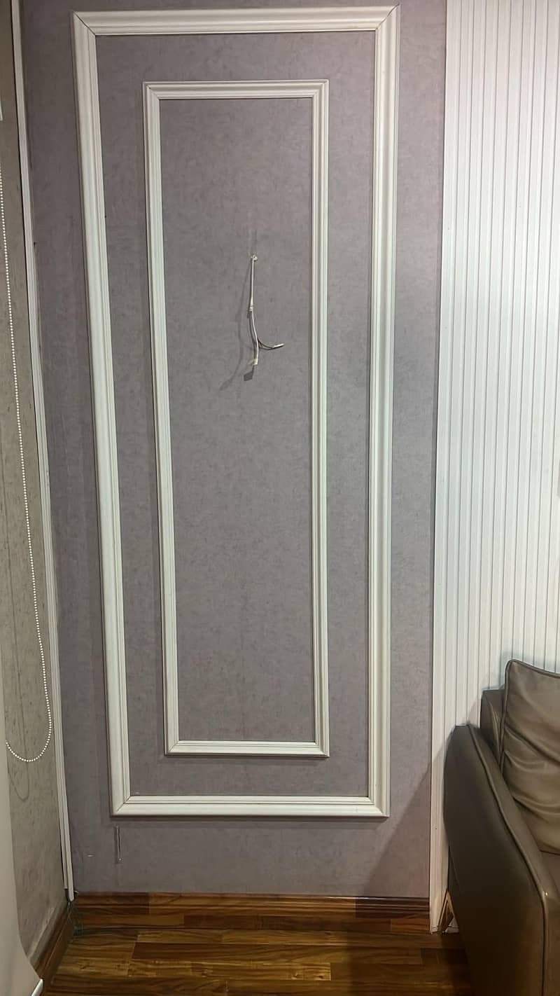 wall moulding, 2