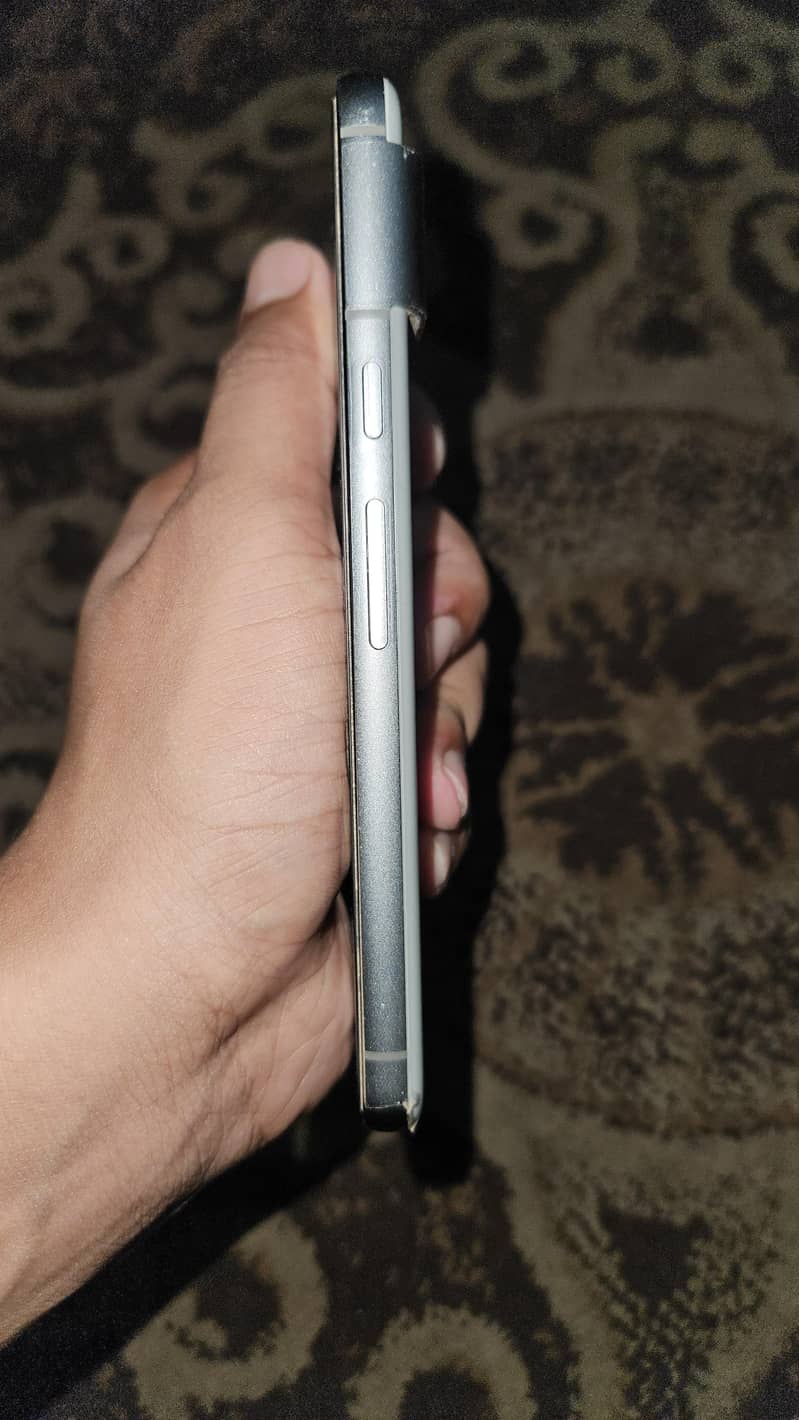 Google Pixel 8 3