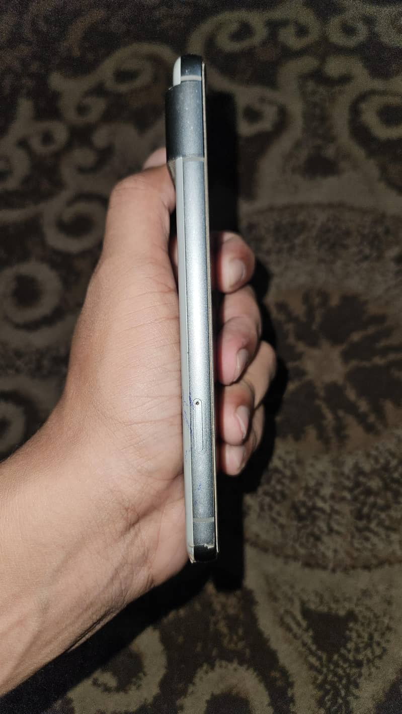 Google Pixel 8 5