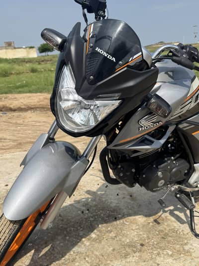 HONDA CB150f. almost new bike