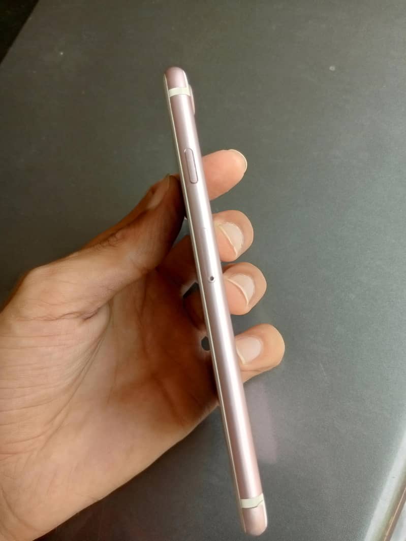 Apple iPhone 7 6