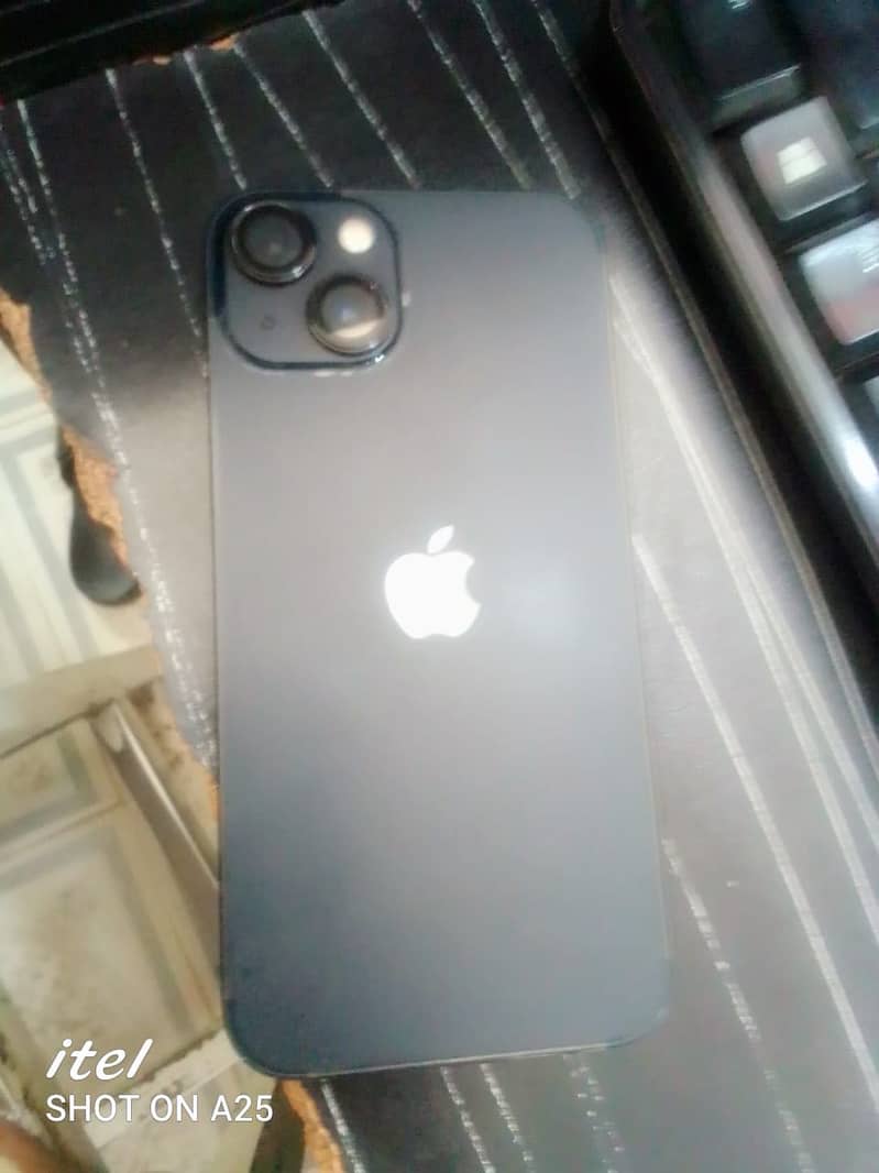 Apple iPhone 13 0