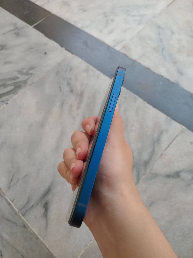 well maintained iphone 12. 6