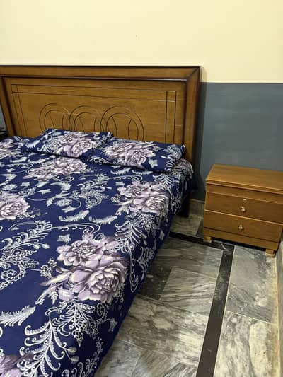 Bed king size with 6 inch spring mattress for sell