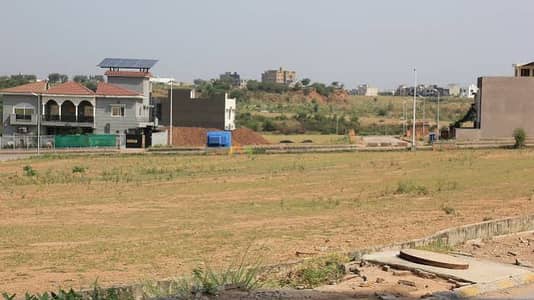 5 Marla Prime Plot For Sale In Bahria Town Phase 8 Solid Land & Ready For Construction