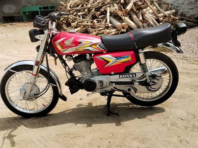 Honda 2015 model bike net and clean condition