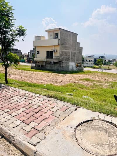 Best Location 5 Marla Plot For Sale