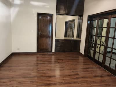 I-8 Beautiful Dubal Storey Almost New House In Rizinable Price.