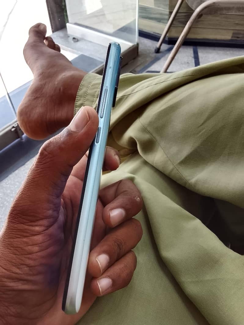 Realme C17 1