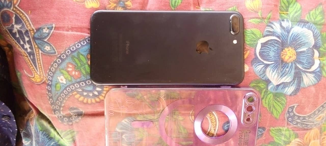 Apple iPhone 7 Plus 0